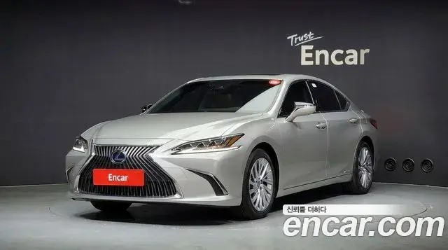 Lexus ES300h 2019 — ფოტო 5/20