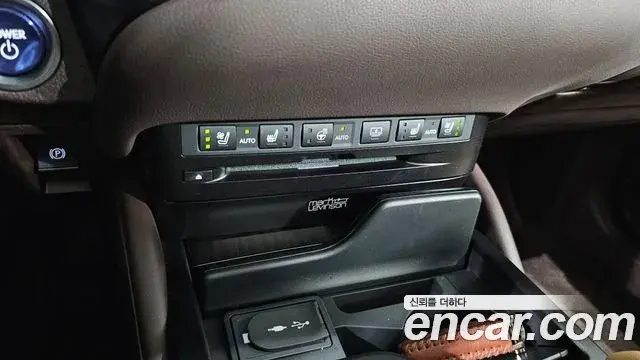 Lexus ES300h 2019 — ფოტო 4/20
