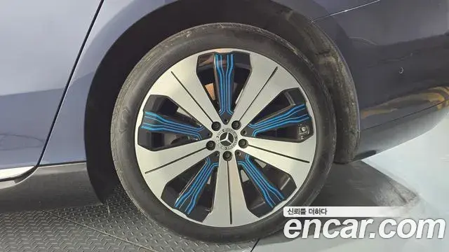 Mercedes-Benz EQS 2022 — Şəkil 26/36