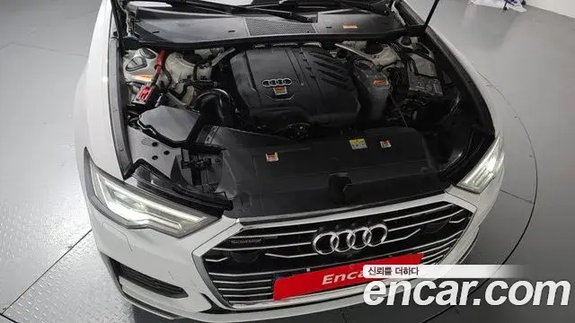 Audi A6 2021 — ფოტო 6/36