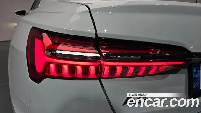 Audi A6 2021 — ფოტო 32/36