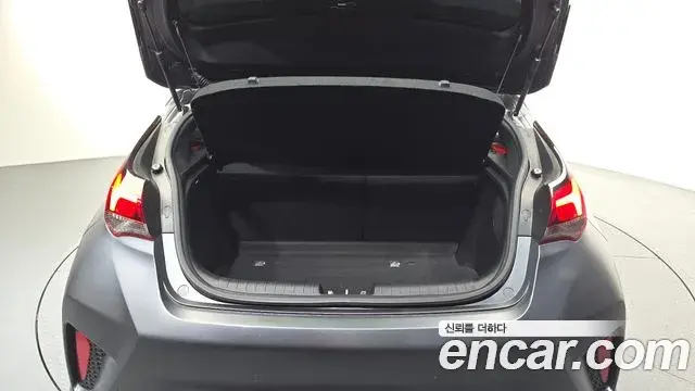 Hyundai Veloster 2019 — Фото 16/20