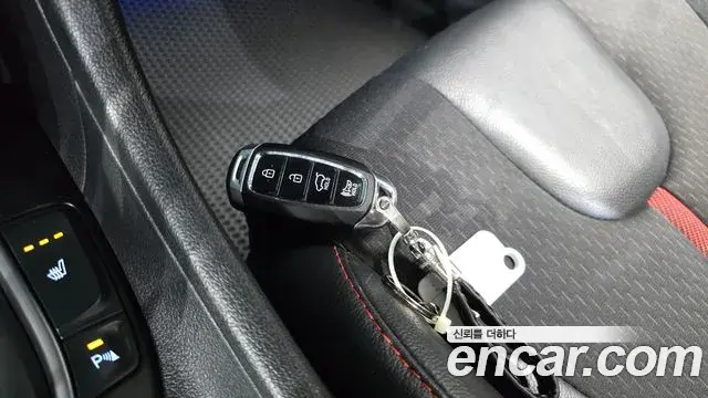 Hyundai Veloster 2019 — Photo 30/30