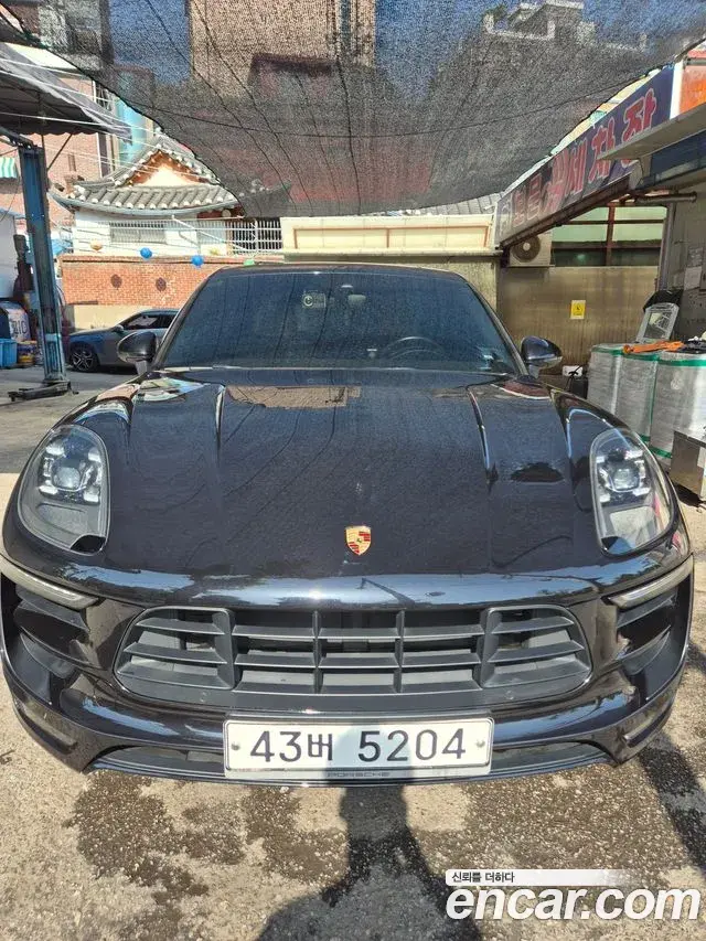 Porsche Macan 2018 — Photo 11/12