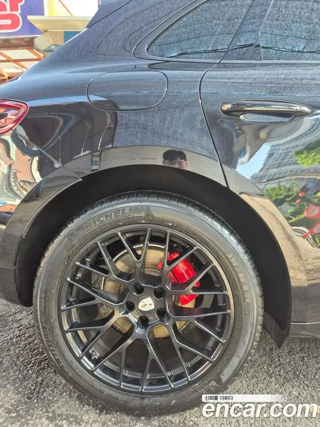Porsche Macan 2018 — Photo 8/12