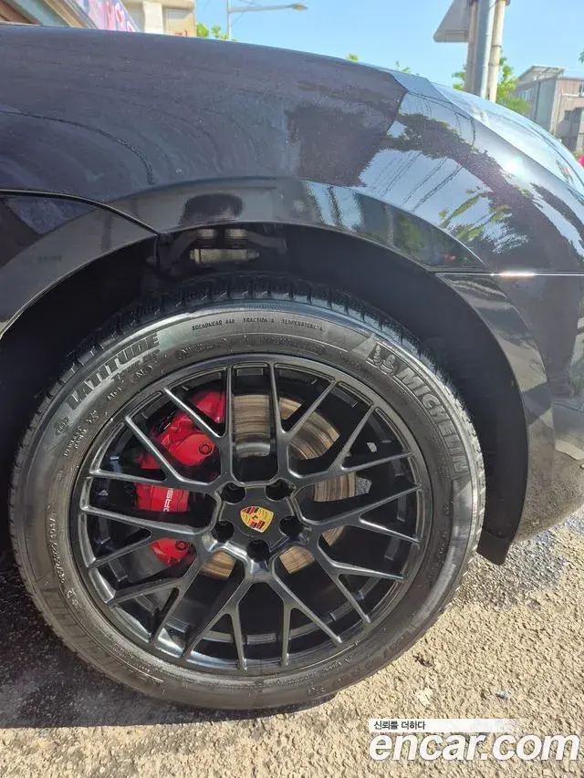 Porsche Macan 2018 — Photo 7/12