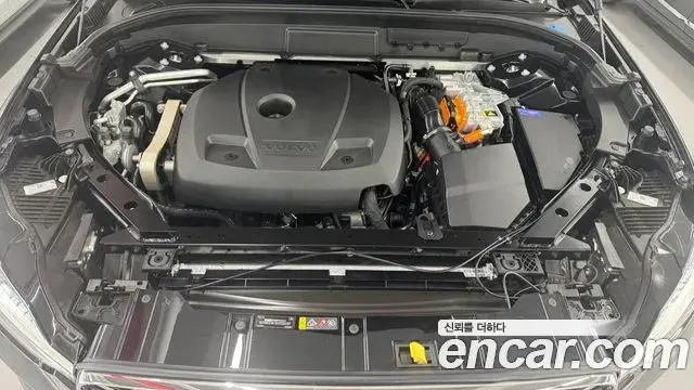 Volvo XC60 2026 — ფოტო 14/19