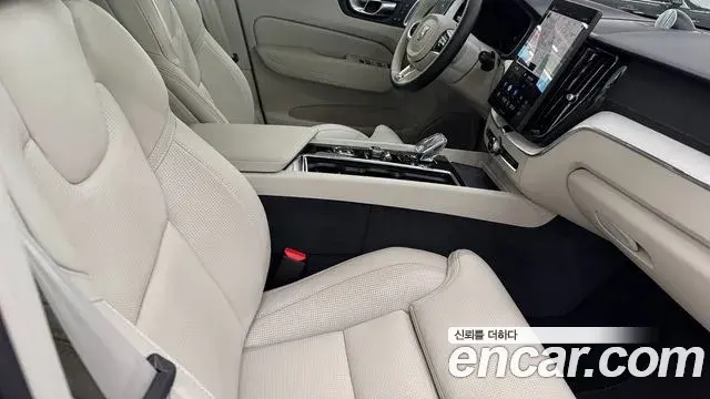 Volvo XC60 2026 — ფოტო 6/19