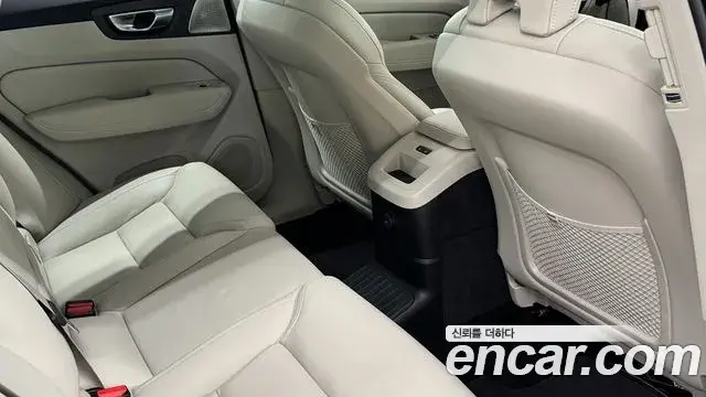 Volvo XC60 2026 — ფოტო 4/19