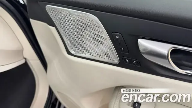 Volvo XC60 2026 — ფოტო 7/19
