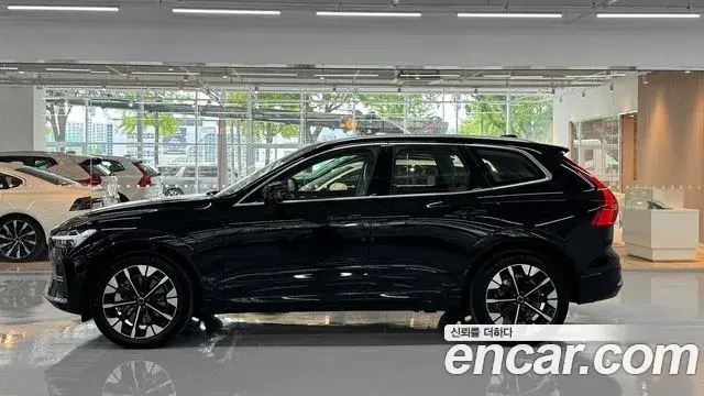 Volvo XC60 2026 — ფოტო 18/19