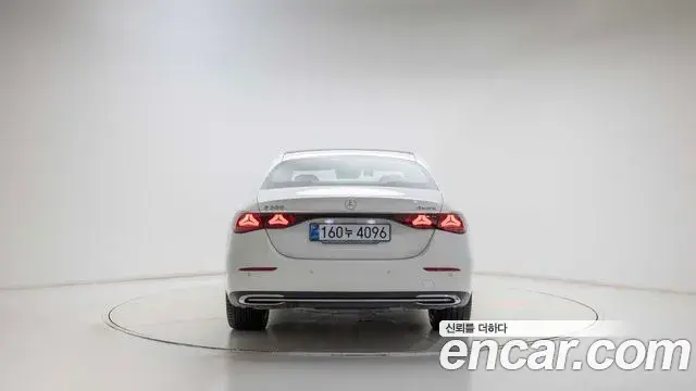 Mercedes-Benz E-Class 2025 — Фото 3/20
