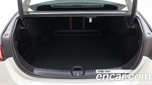Mercedes-Benz E-Class 2025 — Фото 11/20