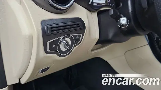 Mercedes-Benz GLC-Class 2018 — Şəkil 26/31