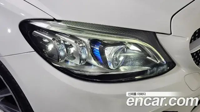 Mercedes-Benz C-Class 2022 — Photo 5/31