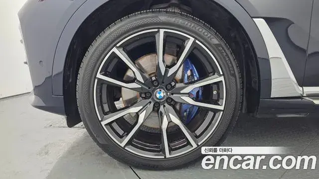 BMW X7 2020 — Photo 15/20