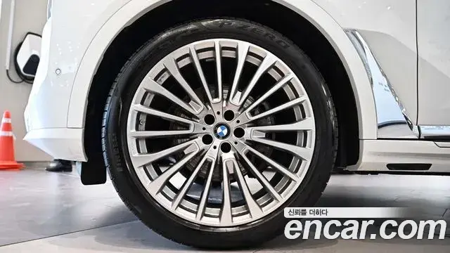 BMW X7 2021 — Şəkil 13/20