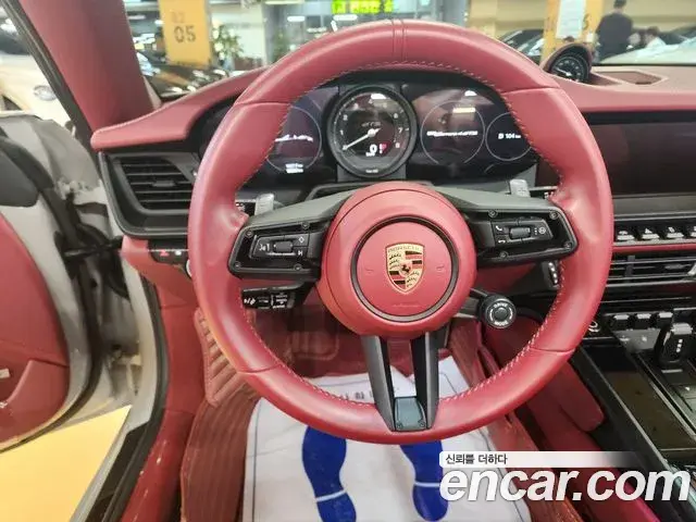Porsche 911 2023 — Photo 18/20