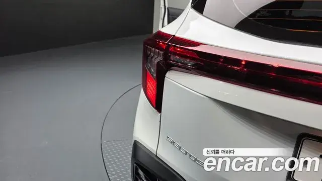 Kia Seltos 2022 — Şəkil 21/32