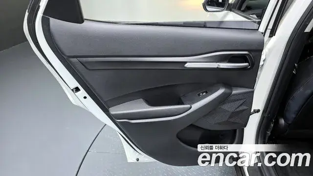 Kia Seltos 2022 — Şəkil 15/32
