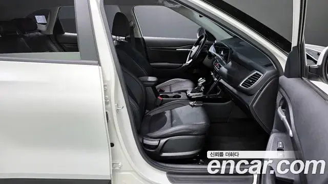 Kia Seltos 2022 — Şəkil 13/32