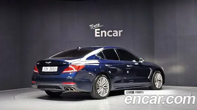 Genesis G70 2018 — Photo 10/20