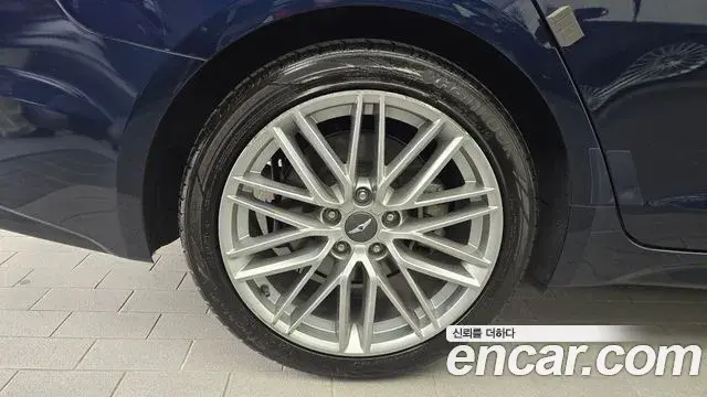 Genesis G70 2018 — Photo 6/20