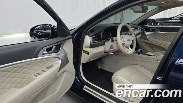 Genesis G70 2018 — Photo 11/20