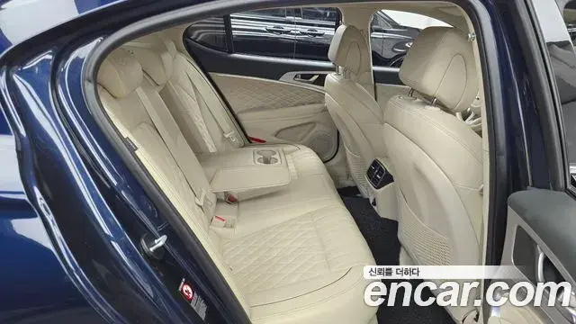 Genesis G70 2018 — Photo 12/20