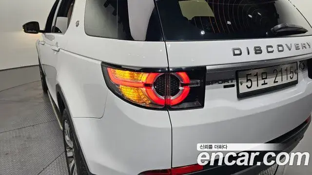 Land Rover Discovery Sport 2018 — ფოტო 24/30