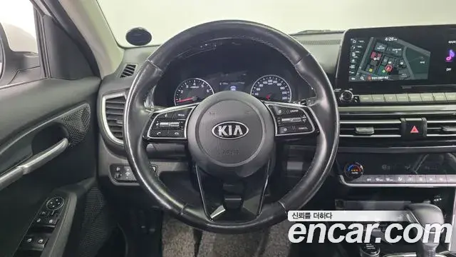Kia Seltos 2021 — Фото 14/20