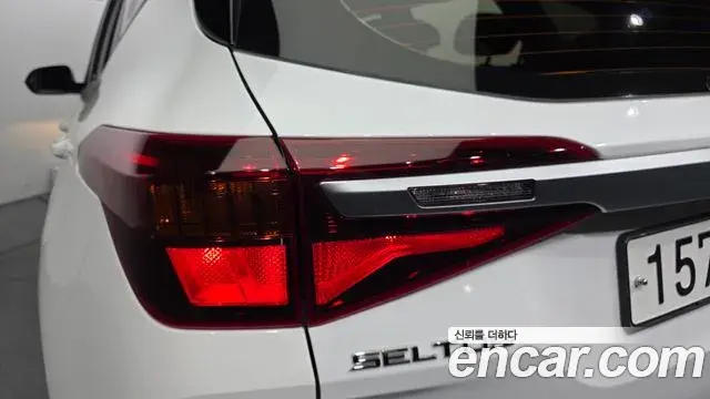 Kia Seltos 2021 — Şəkil 23/30
