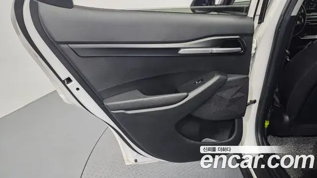 Kia Seltos 2021 — Şəkil 25/30