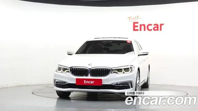BMW 5 Series 2019 — Photo 14/32
