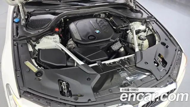 BMW 5 Series 2019 — Photo 10/32