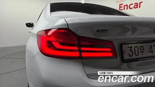 BMW 5 Series 2019 — Photo 4/32