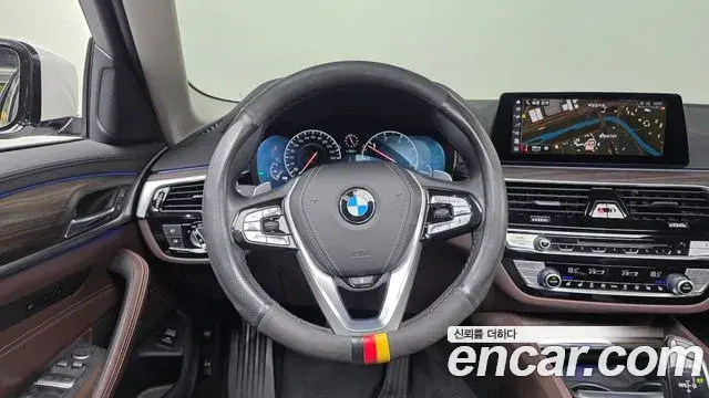 BMW 5 Series 2019 — Photo 29/32