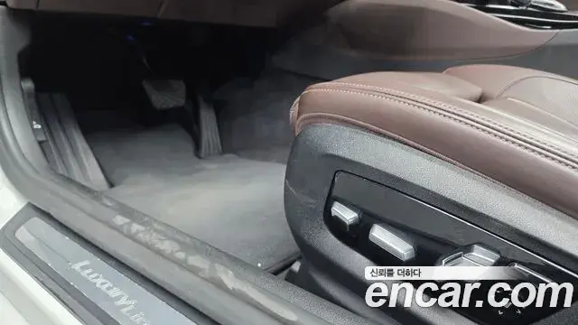 BMW 5 Series 2019 — Photo 6/32