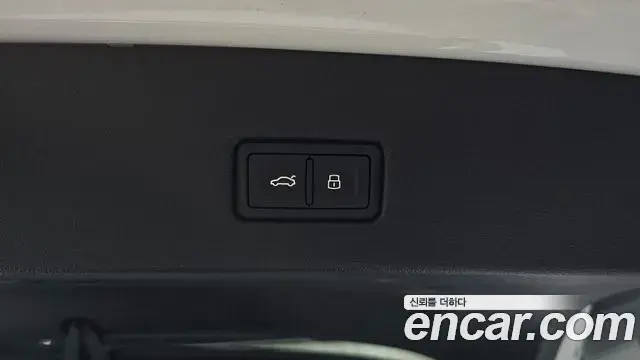 Audi A7 2021 — ფოტო 20/32