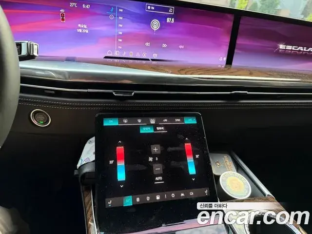 Cadillac Escalade 2025 — Photo 9/9