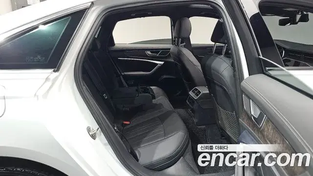 Audi A6 2021 — Şəkil 20/33
