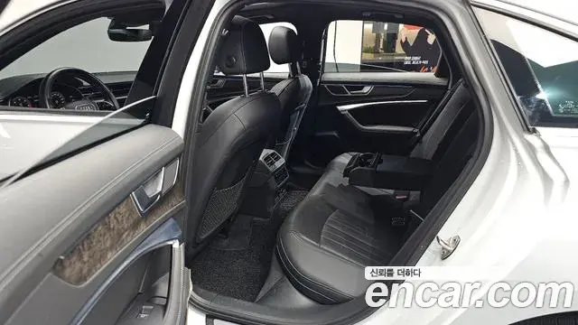 Audi A6 2021 — Şəkil 14/33