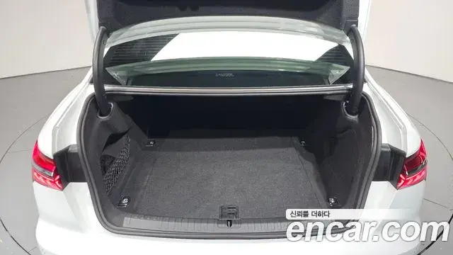 Audi A6 2021 — Şəkil 24/33