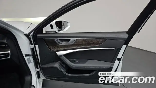 Audi A6 2021 — Şəkil 27/33
