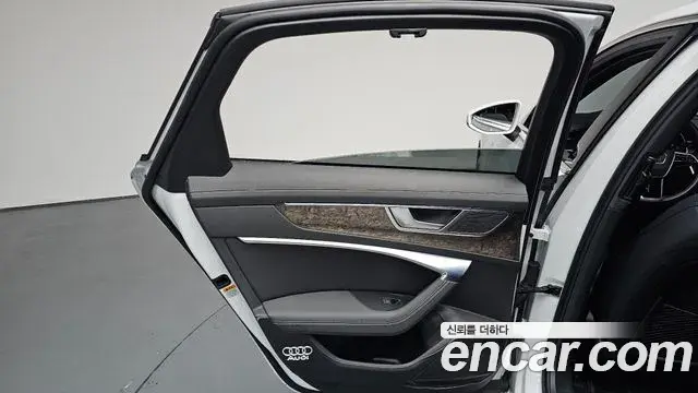 Audi A6 2021 — Şəkil 13/33