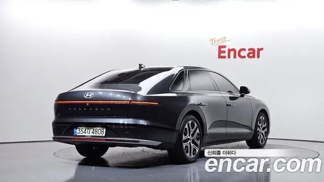 Hyundai Grandeur Hybrid 2023 — ფოტო 19/20