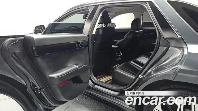 Hyundai Grandeur Hybrid 2023 — ფოტო 17/20