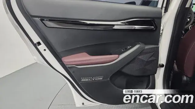Kia Seltos 2022 — Şəkil 29/33