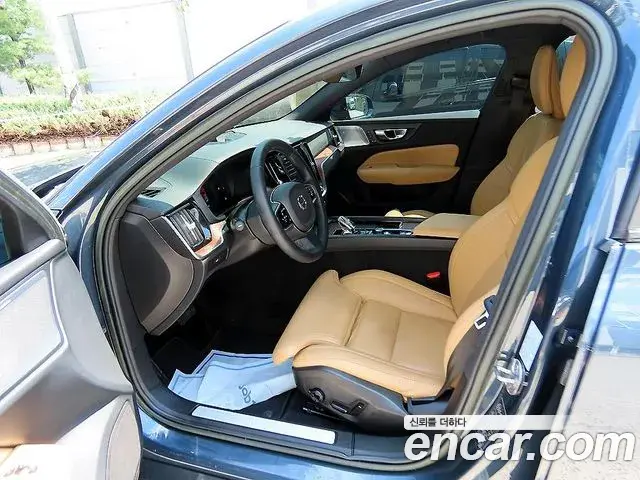 Volvo V60 Cross Country 2022 — Şəkil 18/20
