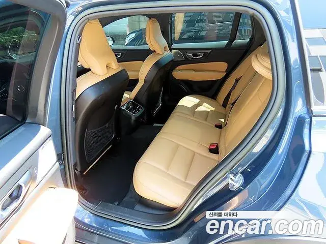 Volvo V60 Cross Country 2022 — Şəkil 11/20